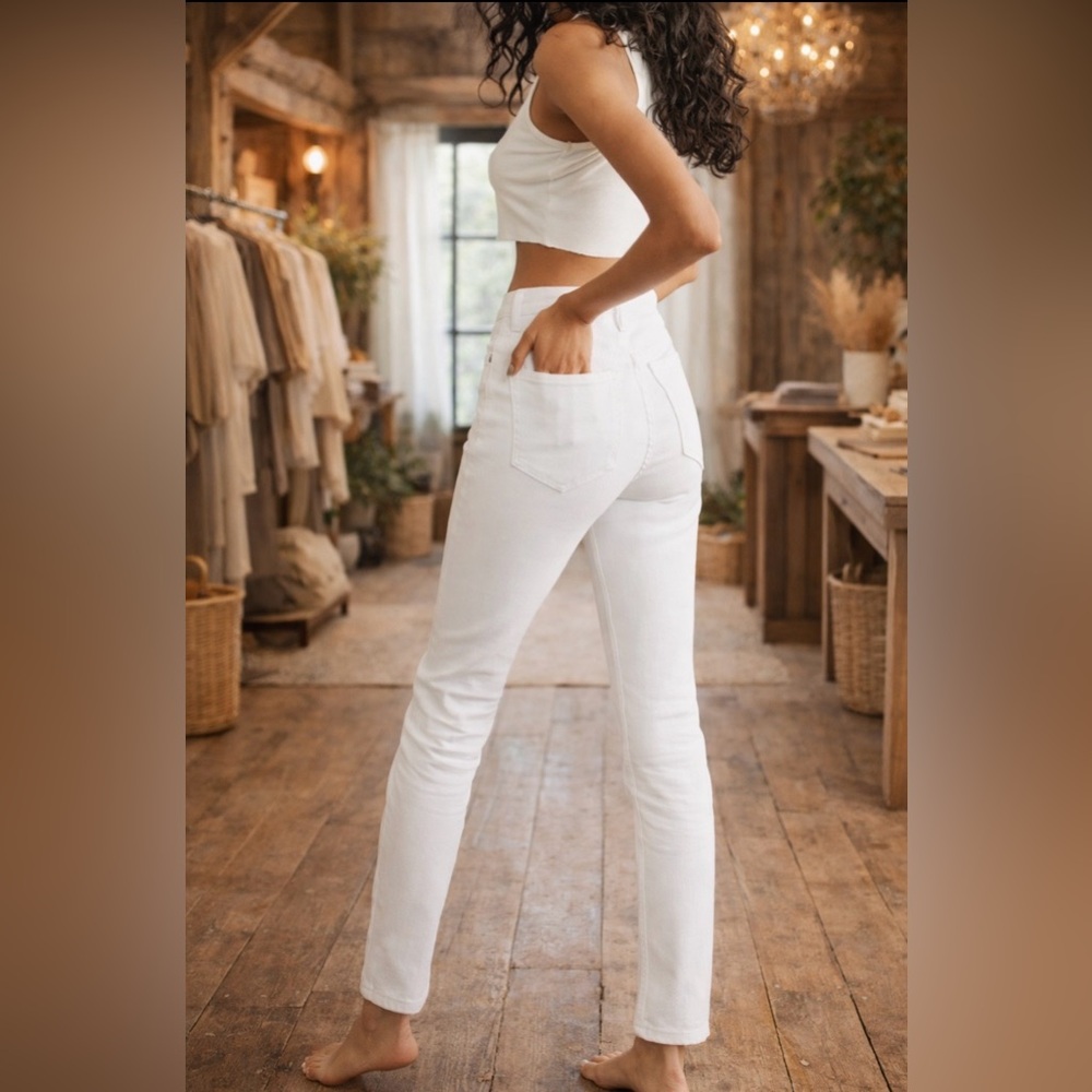 We The Free Women's White Straight Leg Jeans